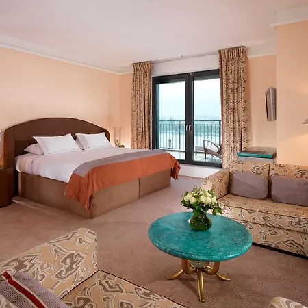 ホテル Le Richemond 5*